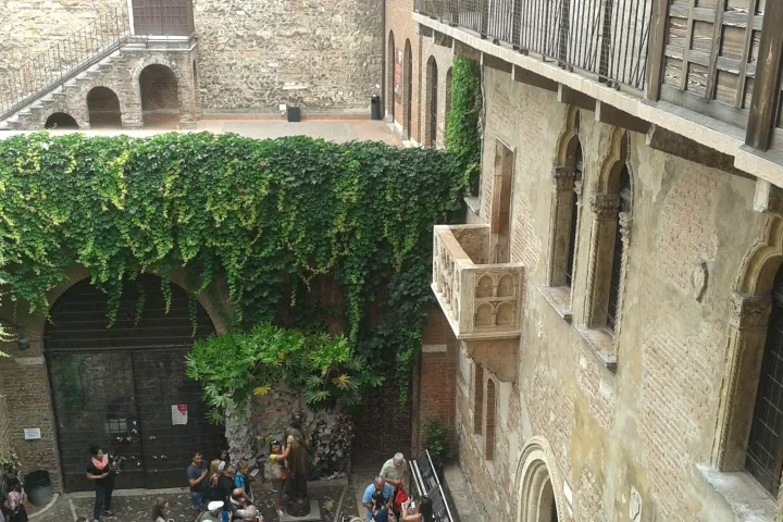 Juliet's balcony